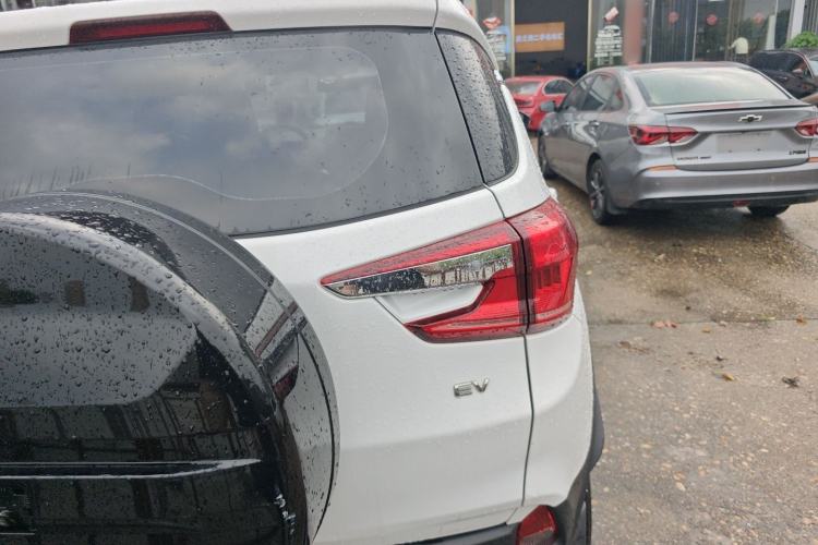 Used BYD Yuan New Energy 2019 EV535 Smart Connect Trendsetting Model Right Rear Taillight