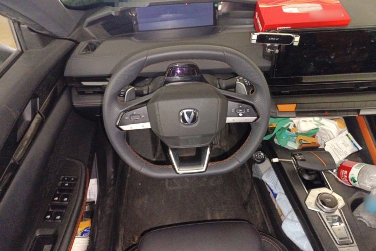 Used CHANGAN UNI-V 2022 1.5T Prestige Version
