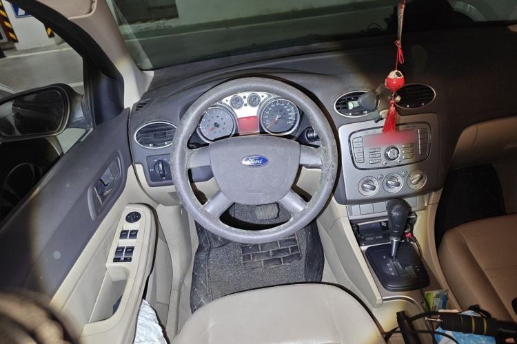 Used Ford Focus 2011 Sedan 1.8L Automatic Fashion Edition
