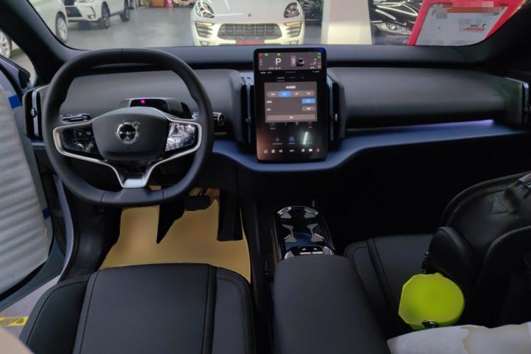 Used Volvo EX30 2025 Rear-Drive Long-Range Version Ultra