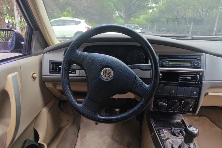 Used Volkswagen Santana Vista 2008 1.8L Manual Sishang Model Steering Wheel