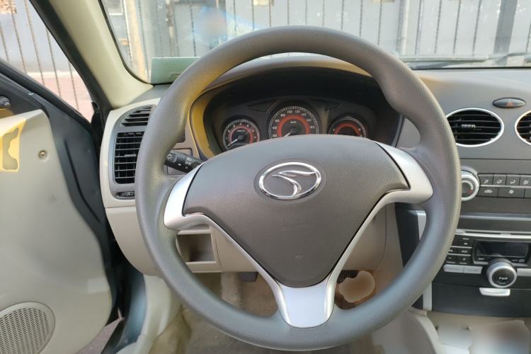 Used Soueast V3 Lingyue 2011 1.5L Manual Comfort Edition
