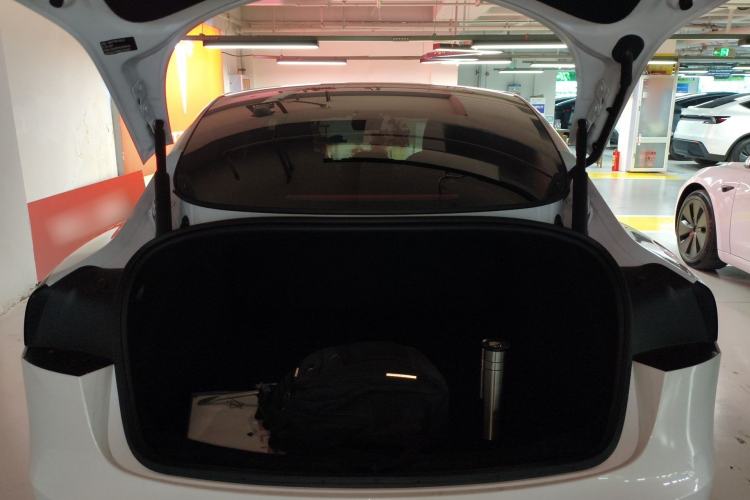 Used Tesla Model 3 2025 Rear-Wheel-Drive Version
