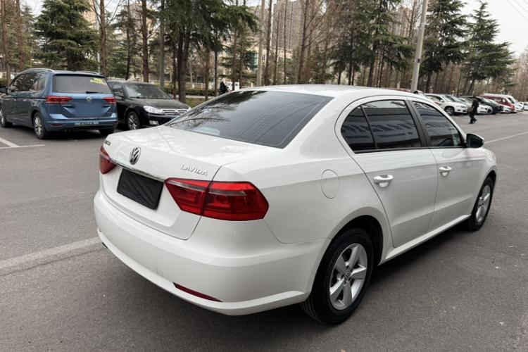 Used Volkswagen Lavida 2013 Revised Classic 1.6L Manual Fashion Edition
