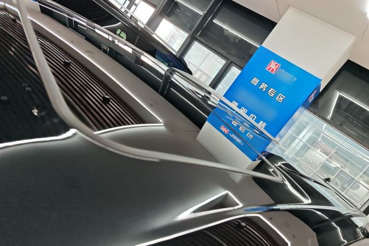 Used Toyota Granvia 2022 2.5L Hybrid Premium Edition