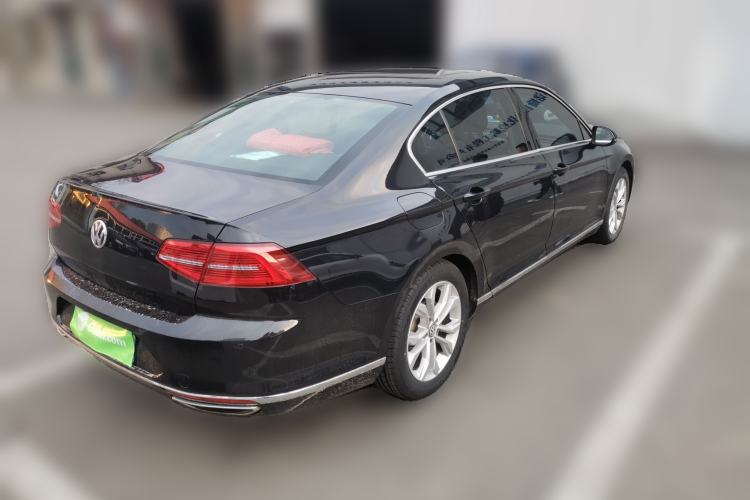 Used Volkswagen Magotan 2017 380TSI DSG Luxury Model Rear Right 45 Deg