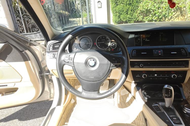 Used BMW 5 Series 2013 525Li Luxury Model