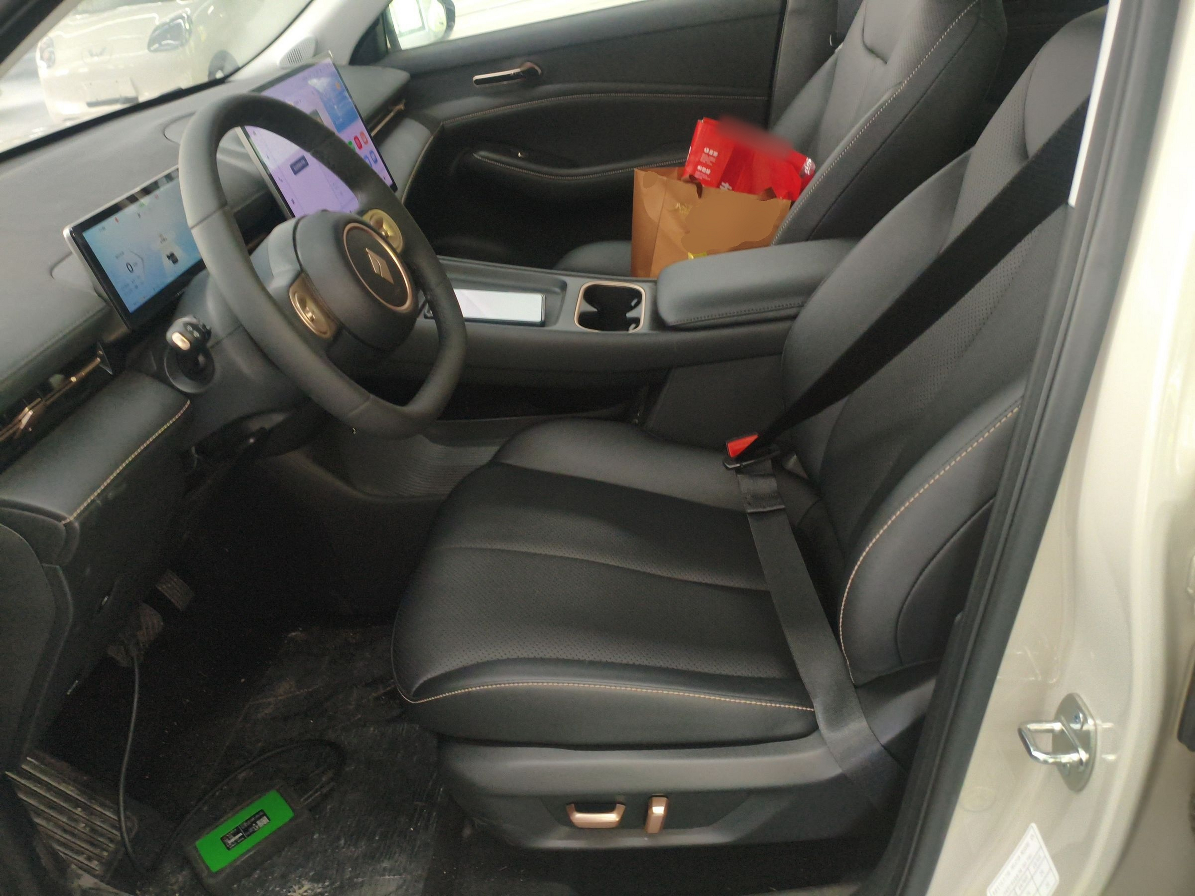 Переднее сиденье в автомобиле