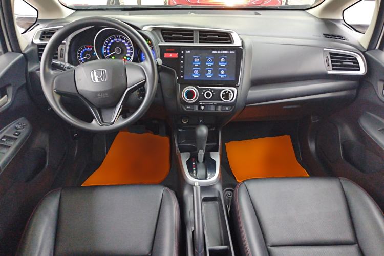 Used Honda Fit 2016 1.5L SE CVT Fashion Model Center Console