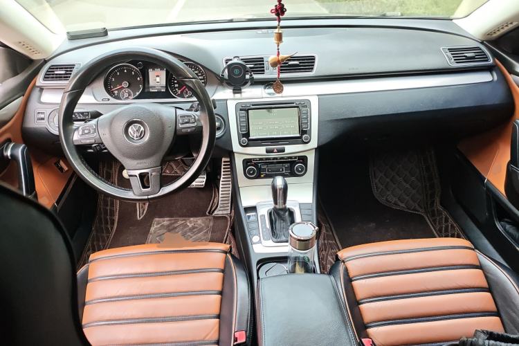 Used Volkswagen FAW-Volkswagen CC 2012 3.0 FSI V6 Center Console