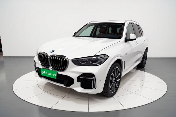 Used BMW X5 2022 Restyled xDrive 30Li M Sport Package Front Left 45 Deg