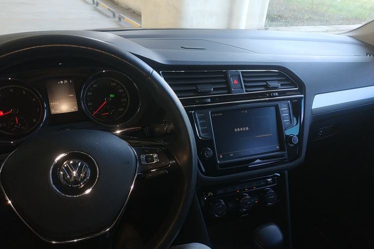 Used Volkswagen Tiguan L 2017 330TSI Automatic Two-Wheel Drive Luxury Edition