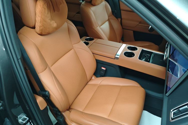 Used Li Auto L8 2023 Air model
