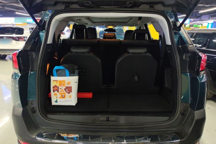 Used Peugeot 5008 2017 380THP 7-Seater Elite Edition
