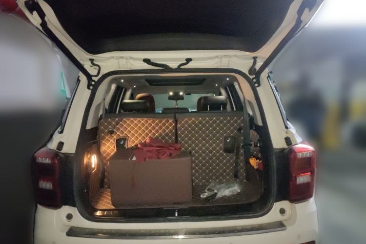 Used GAC Trumpchi GS8 2017 320T Two-Wheel Drive Prestige Version (7 Seats) Trunk