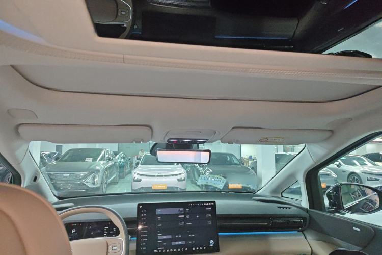 Used XPeng X9 2025 740 Ultra-Long Range Max
