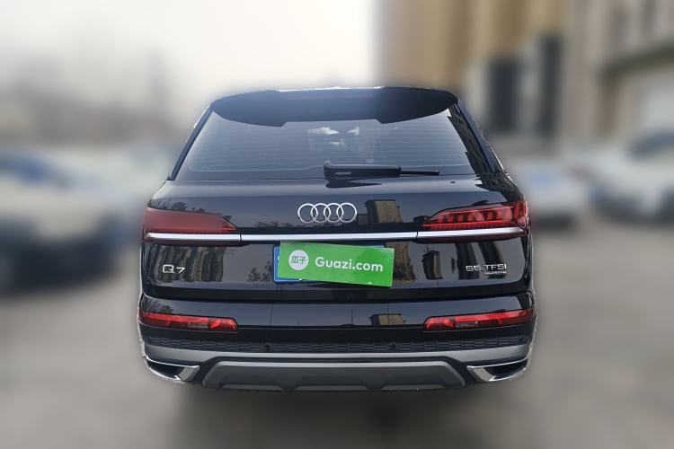 Used Audi Q7 2021 55 TFSI quattro S line Sport model
