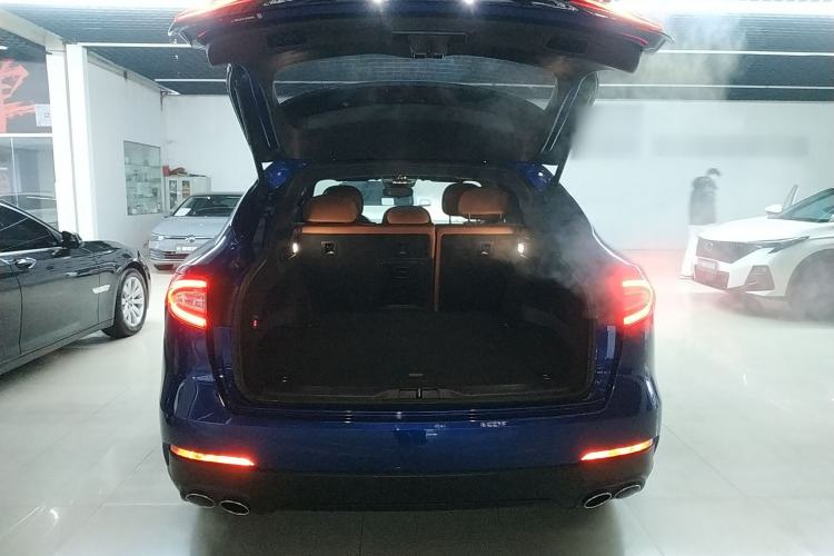 Used Maserati Levante 2018 3.0T Classic Edition Trunk