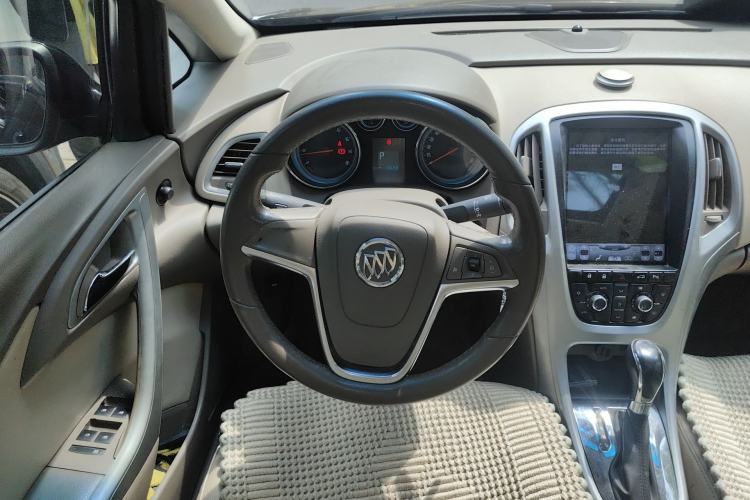 Used Buick GT 2011 GT 1.8L Automatic Fashion Edition Leather Model Steering Wheel