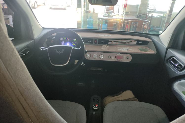 Used Wuling Hongguang MINIEV 2022 Macaron Premium Model – Lithium Iron Phosphate Center Console