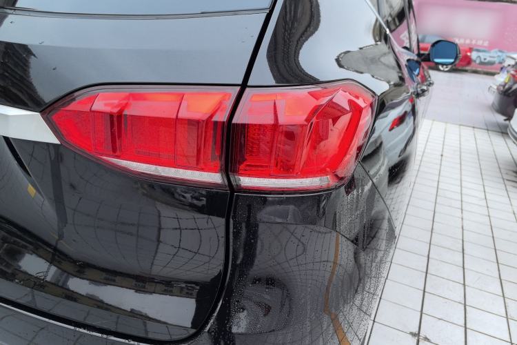 Used Wey VV6 2018 2.0T Two-Wheel-Drive Ultra-Luxury Version China V Standard