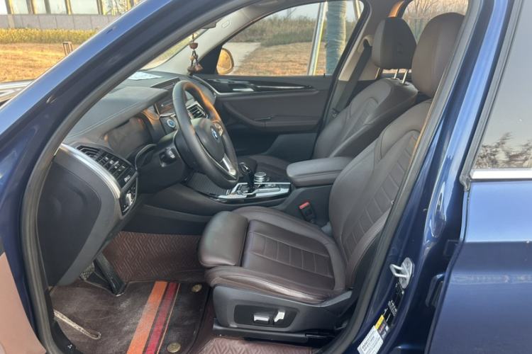 Used BMW iX3 2021 Updated Leading Edition
