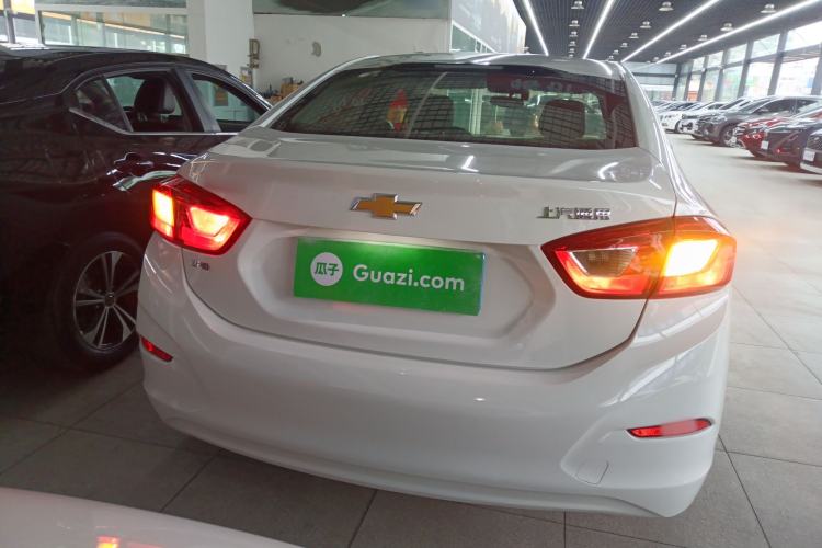 Used Chevrolet Cruze 2018 320 Automatic Pioneer Sunroof Edition
