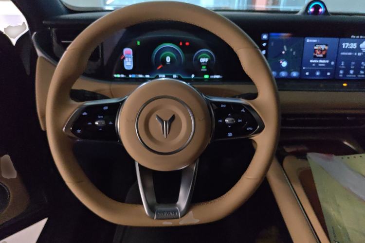 Used VOYAH FREE 2024 Ultra-Long Range Intelligent Driving Version Steering Wheel
