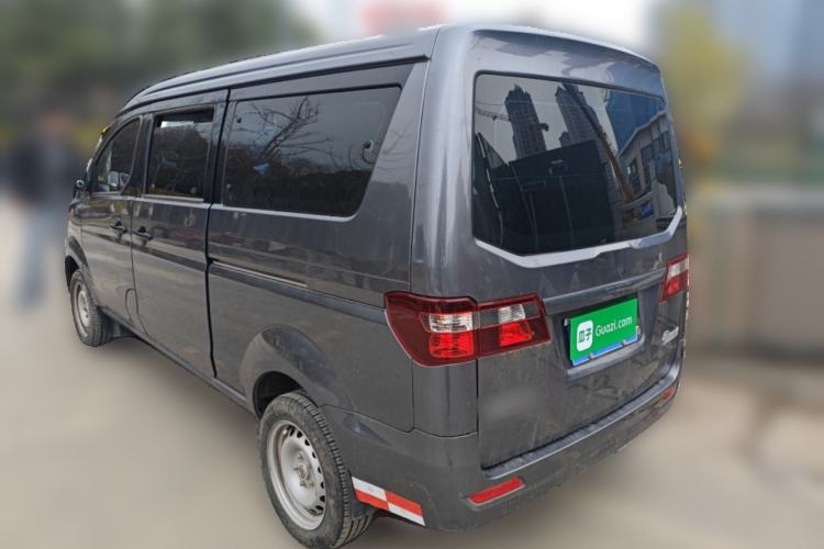 Used Jinbei Gold Hiace 2023 1.5L Passenger Vehicle Engineering Lion 5/6/7 Seater