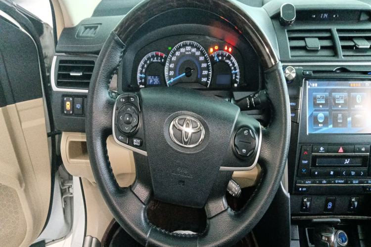 Used Toyota Camry 2016 2.5G 10th Anniversary Deluxe Navigation Edition Steering Wheel