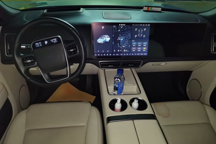 Used Li Auto L8 2023 Pro Model
