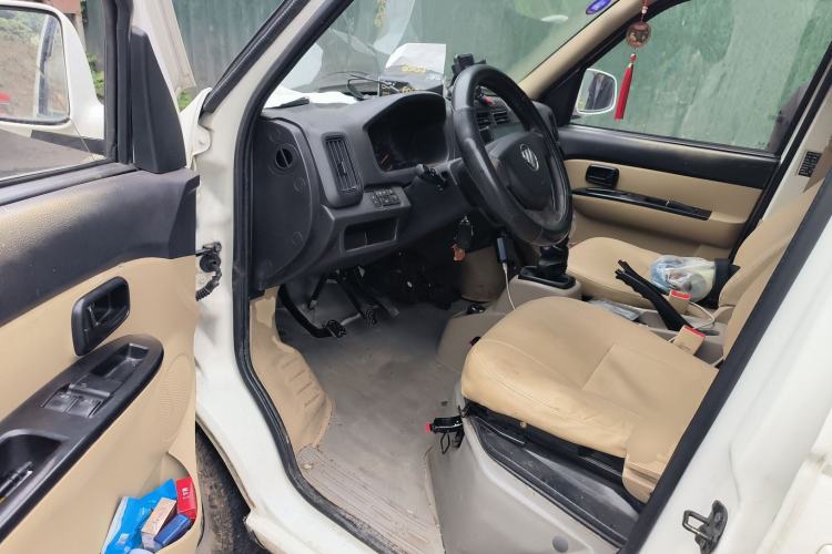 Used Foton Scenic V5 2017 1.5L Long-Wheelbase 450 Van Standard Edition DAM15DR
