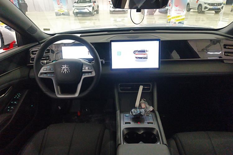 Used BYD Qin L 2025 DM-i Smart Drive 80KM Leading Model