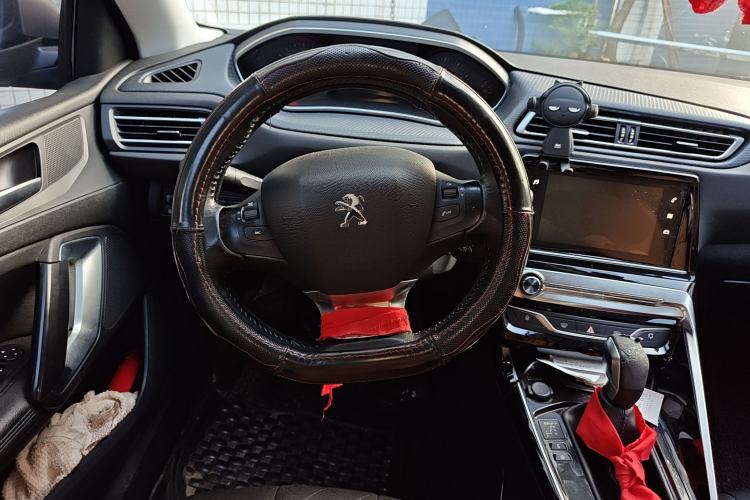 Used Peugeot 308 2016 230THP Automatic Luxury Edition Steering Wheel