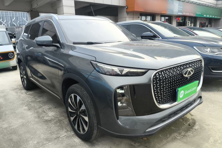 Used Chery Tiggo 8 PLUS 2025 290TGDI DCT Prestige 5-Seater Front Right 45 Deg