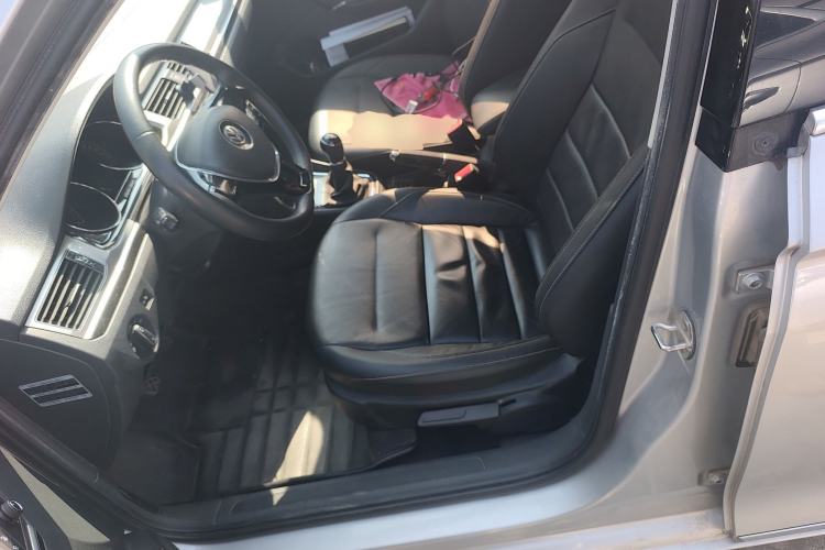 Used Volkswagen Bora 2016 1.6L Manual Comfort Model
