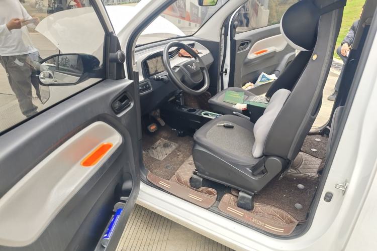 Used Wuling Hongguang MINIEV 2022 Easy Version Lithium Iron Phosphate Driver Seat