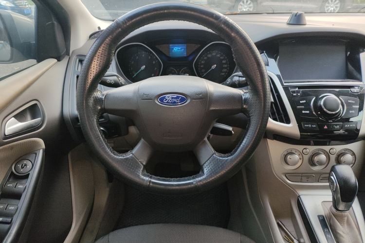 Used Ford Focus 2012 Sedan 1.6L Automatic Comfort Model Steering Wheel