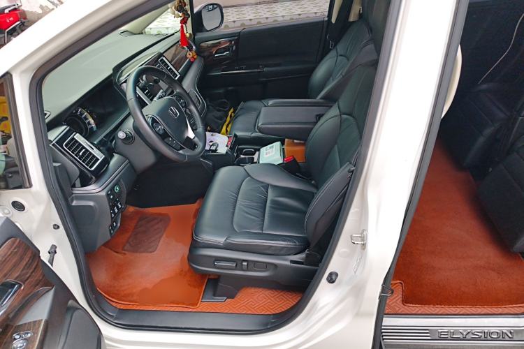 Used Honda Elysion 2016 2.4L Supreme Edition Left Front Seat