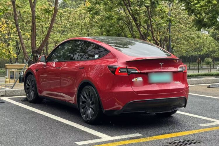 Used Tesla Model Y 2023 High-Performance All-Wheel-Drive Version

