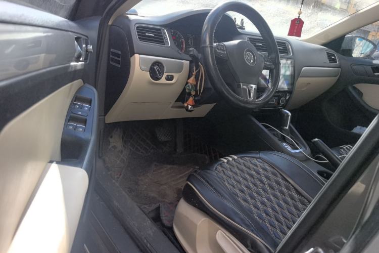 Used Volkswagen Sagitar 2012 1.4TSI Automatic Luxury Edition
