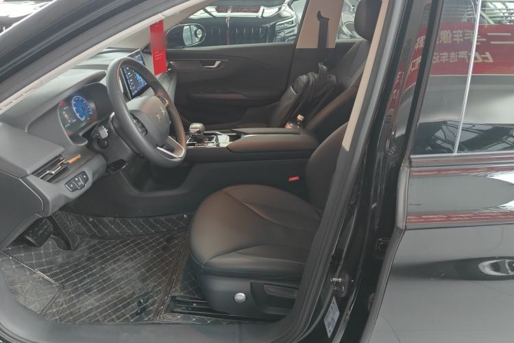 Used Hongqi E-QM5 2022 431 km Charge & Enjoy Edition
