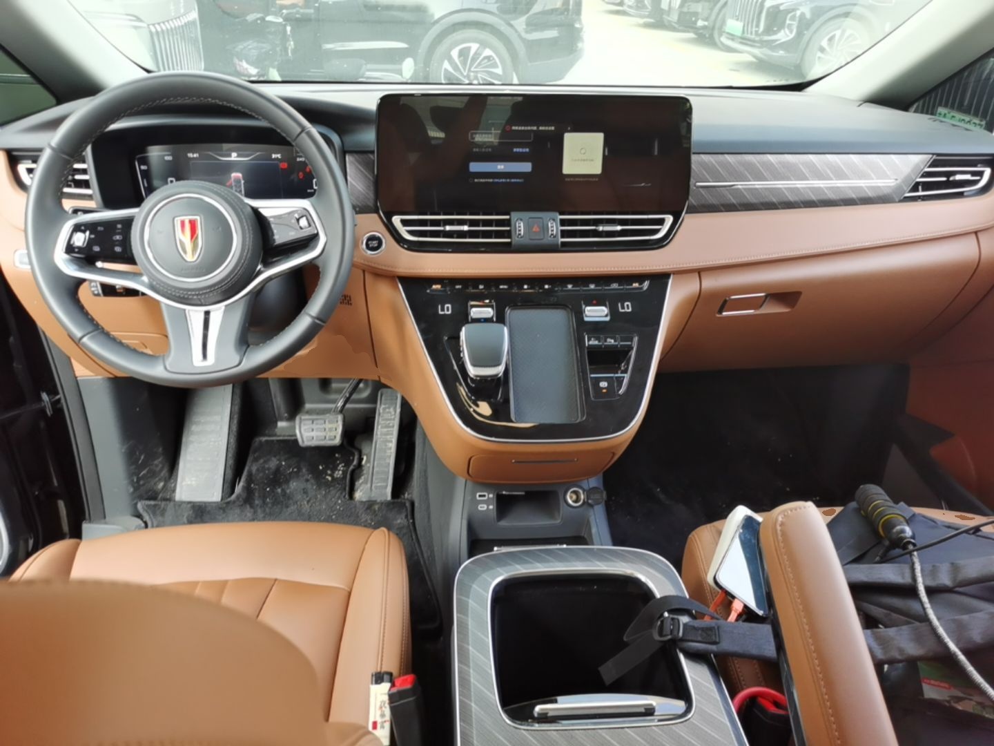 Hongqi HQ9 PHEV 2024 2.0T Four-Wheel Drive Business Edition — снимка 12