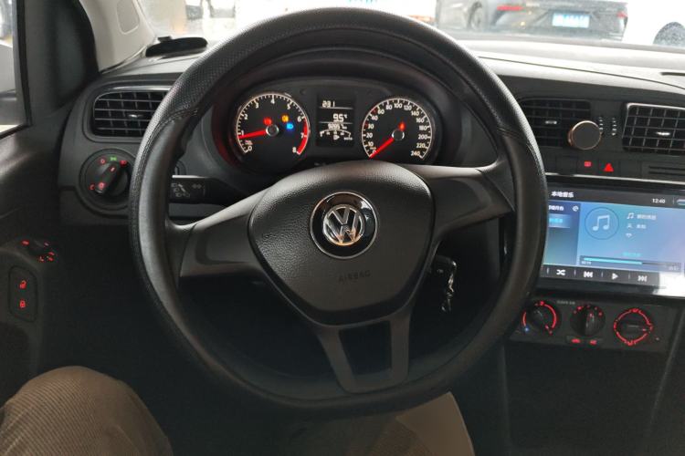 Used Volkswagen Polo 2016 1.4L Manual Fashion Model Steering Wheel