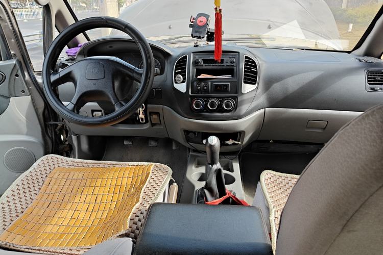 Used FORTHING Lingzhi 2014 V3 1.5L 7-Seater Standard Model II Center Console