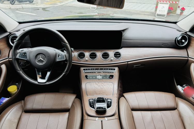 Used Mercedes-Benz E-Class 2018 Facelift E 200 L Interior 2