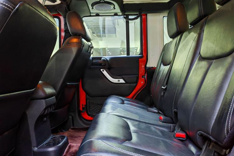 Used Jeep Wrangler 2015 3.0L Sahara Four-Door Edition