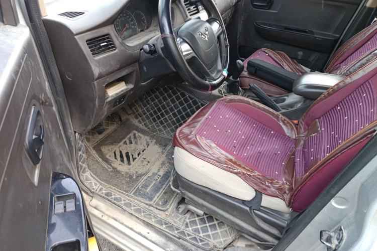 Used Wuling Rongguang V 2016 1.5L Standard Version
