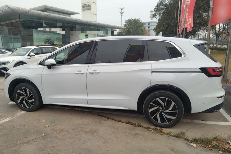 Used Volkswagen Viloran 2024 330TSI Luxury Edition
