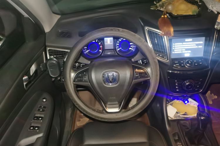 Used CHANGAN CS75 2014 2.0L Manual Luxury Version China V Standard